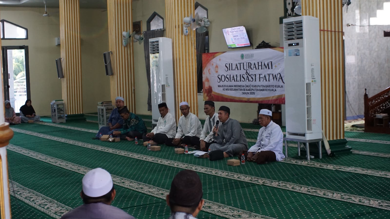 Ketua Umum MUI Barito Kuala Sosialisasikan Fatwa MUI kepada Pengurus MUI Kecamatan Alalak